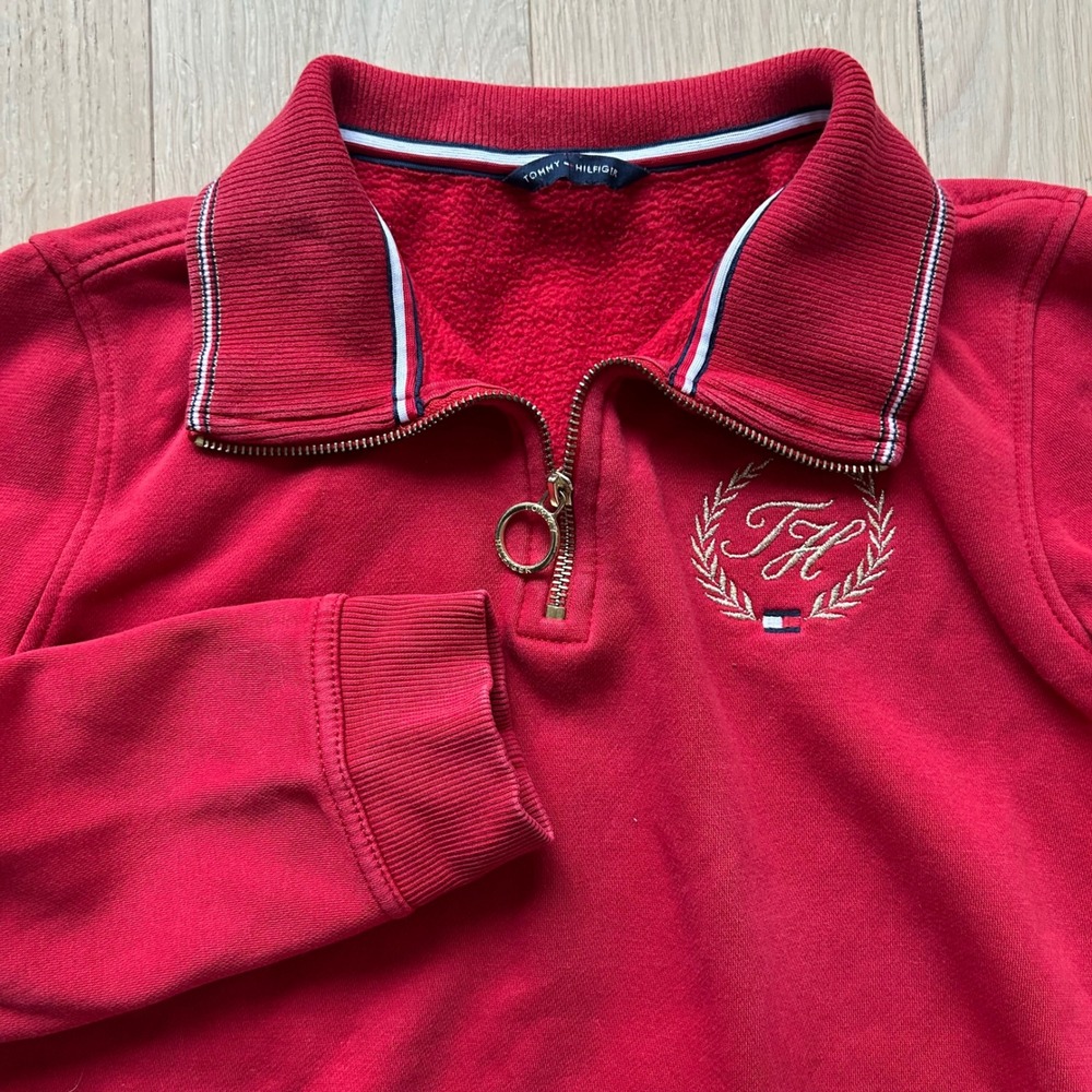 Tommy Hilfiger Quarter Zip Sweatshirt S Red Embroidered Crest Logo Tennis Prep - Picture 4 of 9